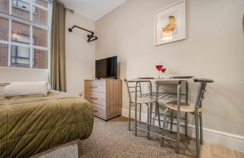 Pontrilas Apartment | WhiskAwayHomes - Jenkins House - Studio 2