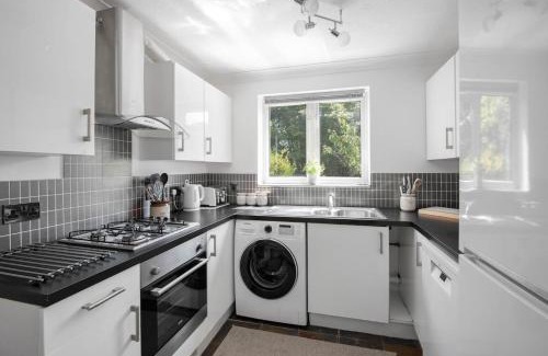 Worcester House | WhiskAwayHomes - Pirie Avenue