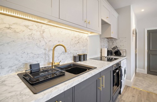 Worcester Apartment | WhiskAwayStays Victoria House Apartment 6
