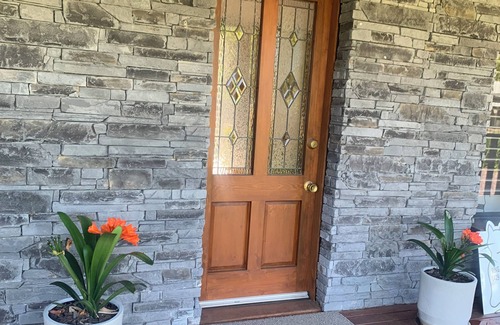 Yahl Cottage | Whiskers Cottage cosy romantic getaway in the Limestone Coast near Mt Gambier.