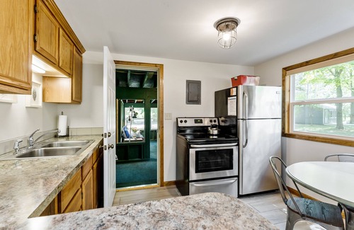 New Era House | Whiskey Creek Cottage | 8 Bed, 4 Bath