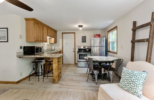 New Era House | Whiskey Creek Cottage | 8 Bed, 4 Bath