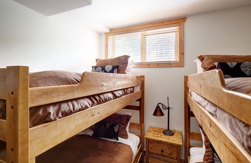 Forest Ridge Estates Cabin | Whiskey Jack Creek Lodge - Private Hot Tub - Located on Grey Wolf Golf Course