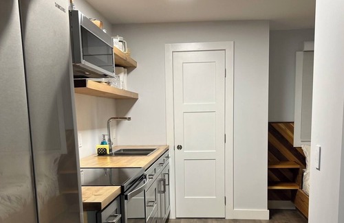 Port Alberni Apartment | Whiskey Jack Suite A modern, cozy, space; perfect for any occasion !