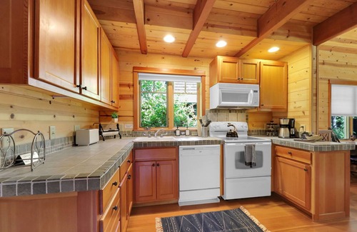 McKenzie Bridge Cabin | Whiskey Rock Cabin
