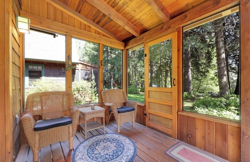 McKenzie Bridge Cabin | Whiskey Rock Cabin