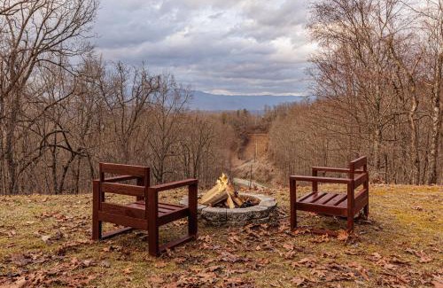 Bryson City House | Whiskey Run Cabin, Spectacular Mountain Views