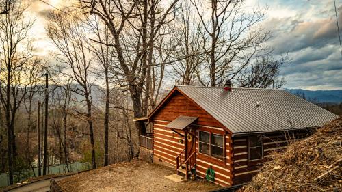 Bryson City House | Whiskey Run Cabin, Spectacular Mountain Views
