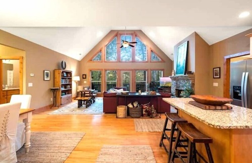 Sapphire House | Whisper Ridge