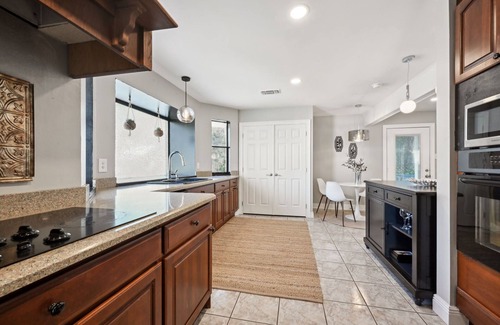 Covington Cottage | Whispering Oaks "The Cottage"
