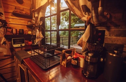 Vieja Cabin | Whispering Pine Cabin with Arenal Volcano view