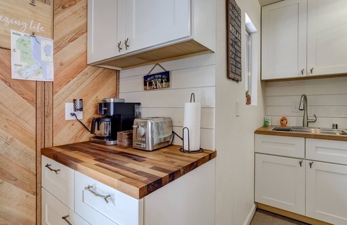 North Upper Truckee House | Whispering Pines Cabin - Family and pet friendly abode