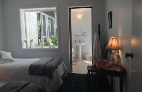 Collie Bed & Breakfast | Whispering Pines Bed and Breakfast
