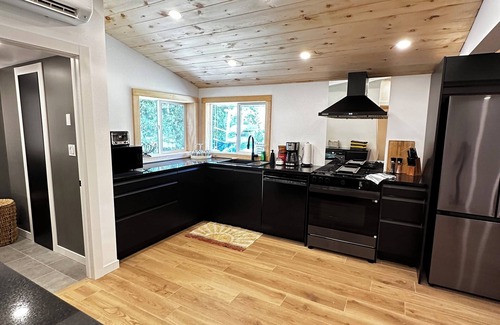 Algoma District Cottage | Whispering Pines Cottage