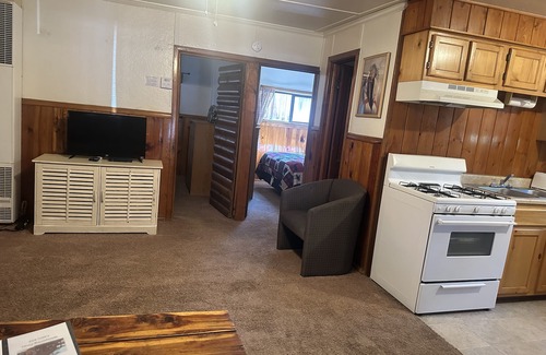 Pinetop-Lakeside Cabin | Whispering Pines - Cabin 23 (2 Bedroom)