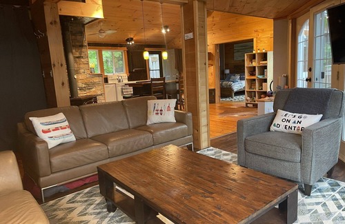 North Frontenac Cottage | Whispering Pines Cottage