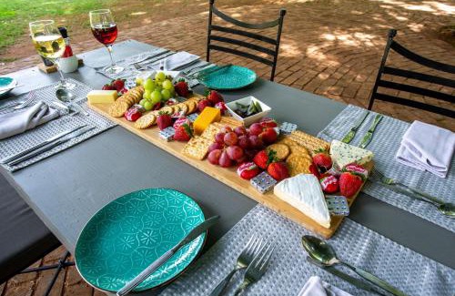 Magaliesberg Cabin | Whispering Pines Country Estate