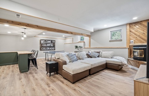 Bailey House | Whispering Pines Hot Tub MTN Views Treehouse Hikes Pet Friendly WiFi200+ Games