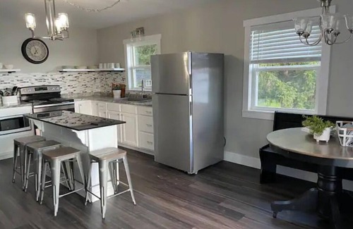 Gladwin House | Whispering Pines Lake House