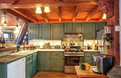 Herbster Cabin | Whispering Pines on Lake Siskiwit