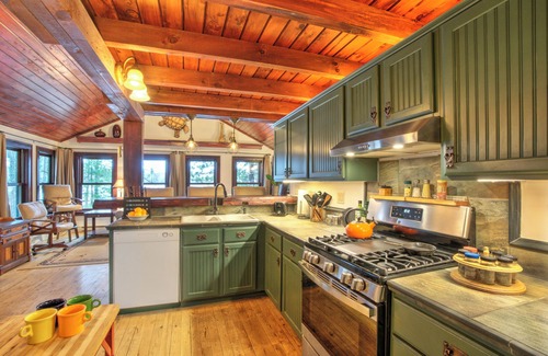 Herbster Cabin | Whispering Pines on Lake Siskiwit