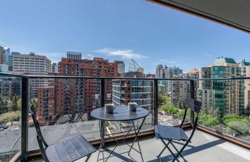 Eau Claire Apartment | Whispering Pines Retreat DT Getaway & Skyline Views