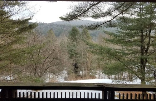 Stockbridge House | "Whispering Pines" Ski House in the heart of the Green Mountains