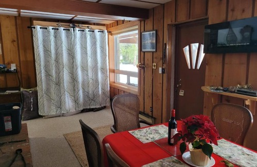 The Blue Mountains Apartment | Whispering Pines Suite at The Bowering Lodge