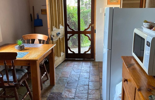 Rivoli Bay Bed & Breakfast | Whispering Pines- The Cottage BnB
