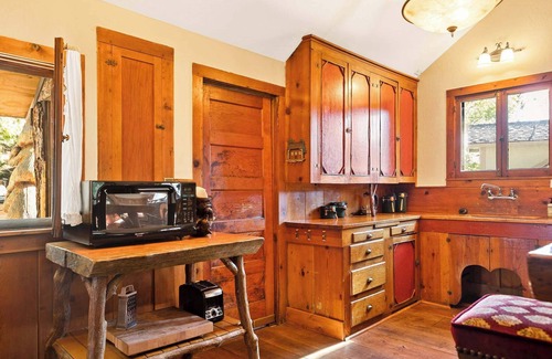 Big Bear Lake Cabin | Whispering Pines | Walk to Bear Mountain!