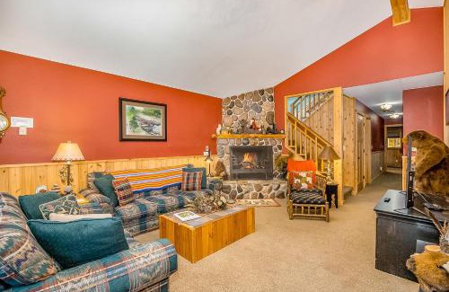 Thompsonville House | Whispering Pines