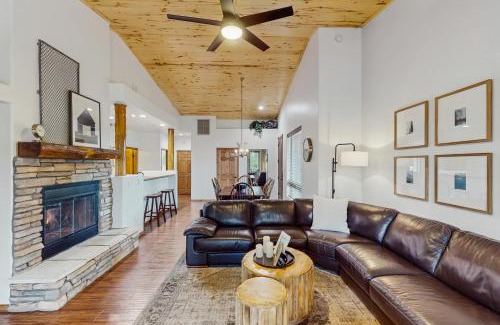 Torreon House | Whispering Pines Villa