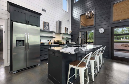 Pickens Cabin | Whispering Retreat Sleeps 4
