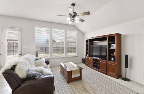 Little Elm House | Whispering Trail Respite