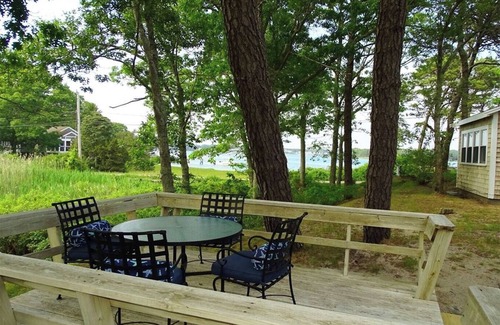 West Dennis House | Whispering Waters: 005-D Waterfront, Private Beach, Kayaks, SUPs