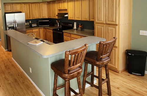 Pellston House | Whispering White Pines 3 bedroom 2 Bath Secluded Home