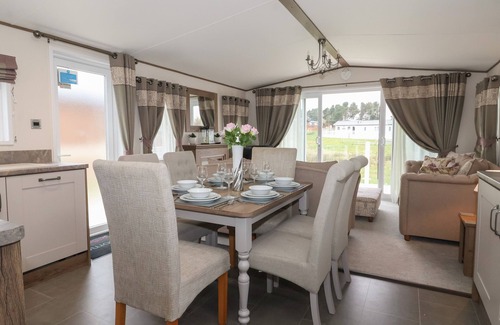 Cayton Bay Cottage | Whispering Willows