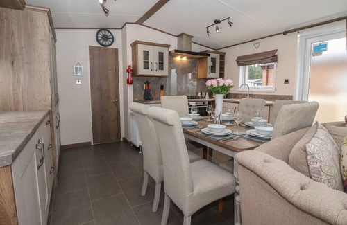 Cayton Bay Cottage | Whispering Willows