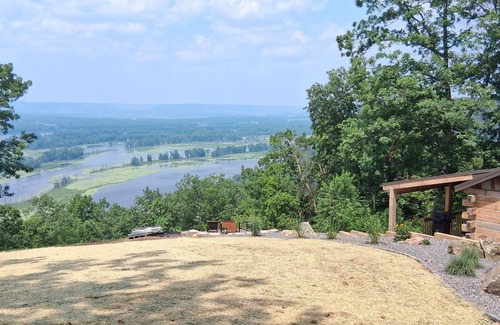 De Soto Cabin | Whispering Winds Sleep 2 Hot Tub, Whispering Winds Sleeps 2 Hot Tub