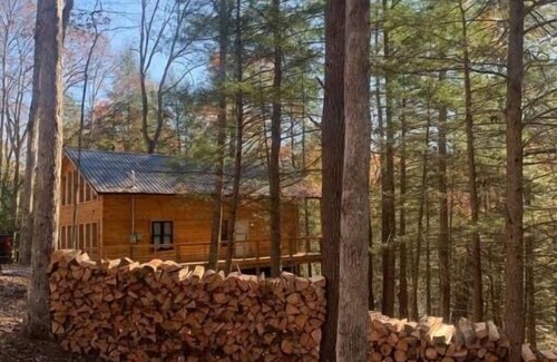 Campton Cabin | Whispering Woods Hot Tub Waterfall Arcade 3 story Cabin