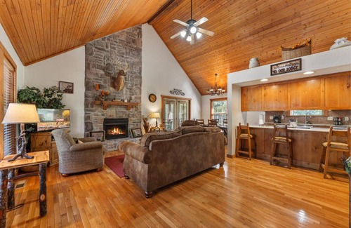 Branson West Cabin | Whispering Woods Lodge Home