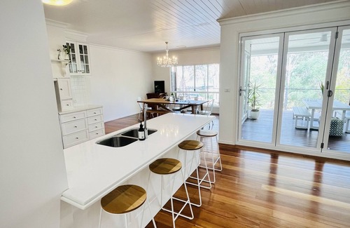 Somerset Dam House | Whistle House Somerset Village