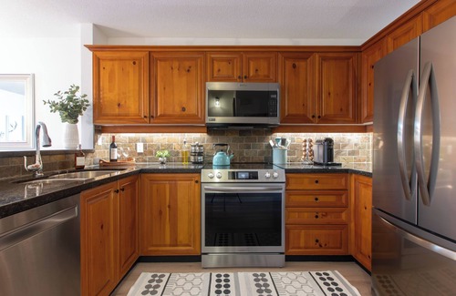 Upper Village House | Whistler Blackcomb Escape | Private Hot Tub & Cozy Mountain Views
