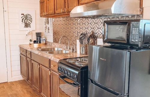 Camden Villa | 😍 Whistling Acres Villa 1, 2 BR Near KY Lake/TN River