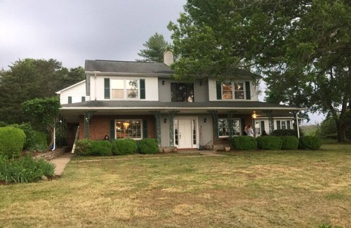 Keeling House | Whistling Hill, 3.5 Miles from VIR