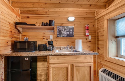 Pine Ridge House | Whistling Wind Cabin Unit 3 in RRG