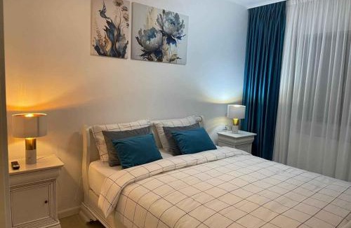 Tirgu Neamt Apartment | White Apartament