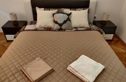 Kazanlak Apartment | White Apartment