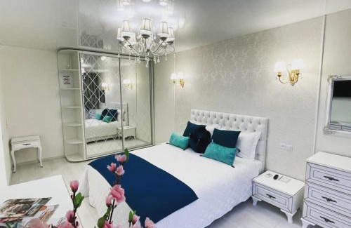 Dnipro Apartment | White Apartment