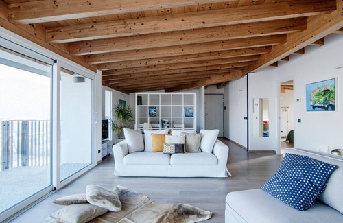 Lipomo Apartment | White Attic - My Home In Como